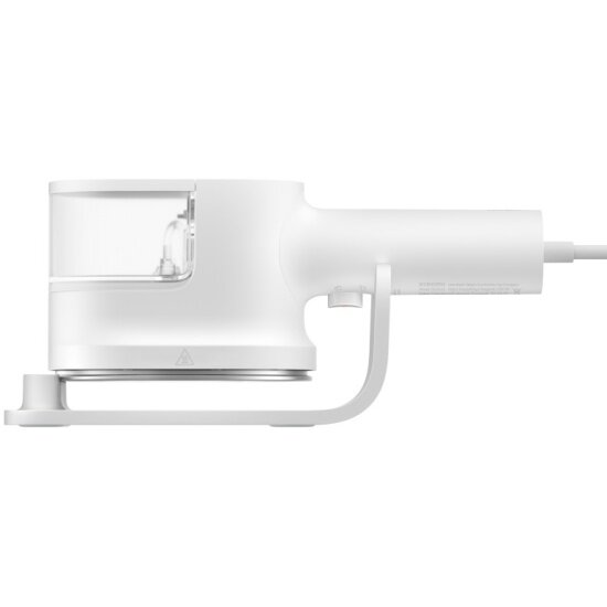 Отпариватель Xiaomi BHR9034EU Handheld Steam Iron EU в процессе заправки водой