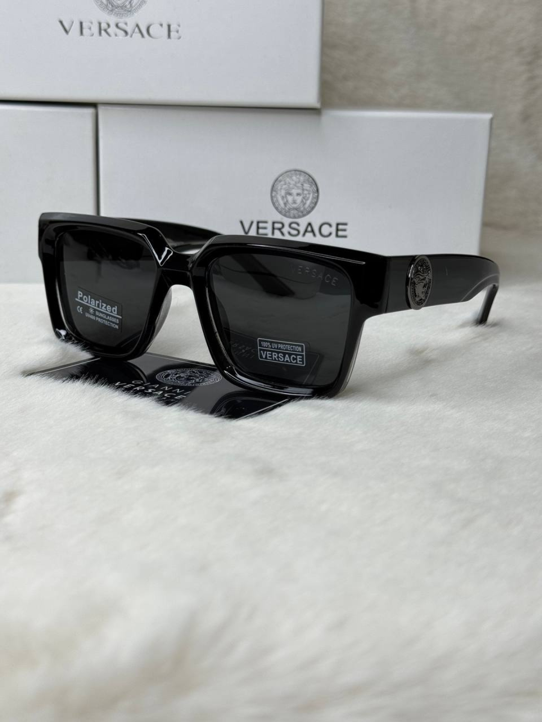 Солнцезащитные очки Versace, черный — фото 1