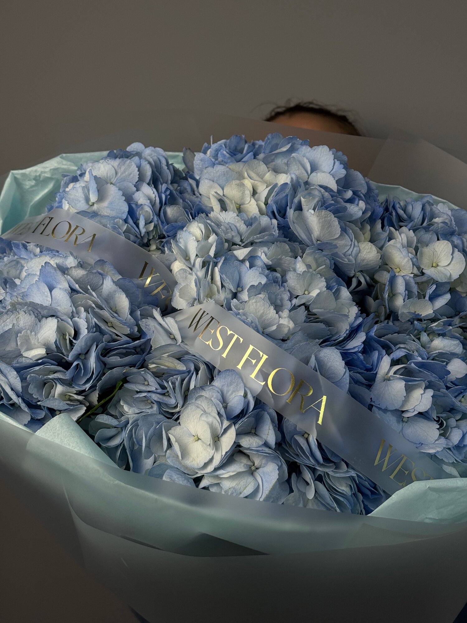 Букет WEST FLORA "Гортензия Колумбия" монобукет 7 шт обернутая бумага синий
