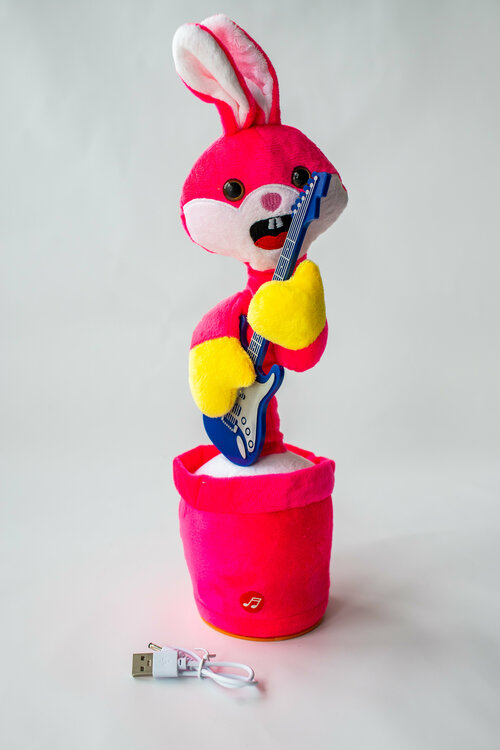 Музыкальная игрушка - повторюшка Заяц с гитарой. Цвет: Розовый.