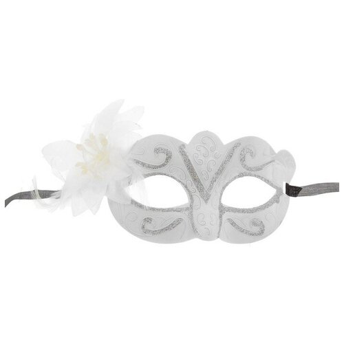 фото Карнавальная маска белая с узором с цветком 18*12 327475 страна карнавалия