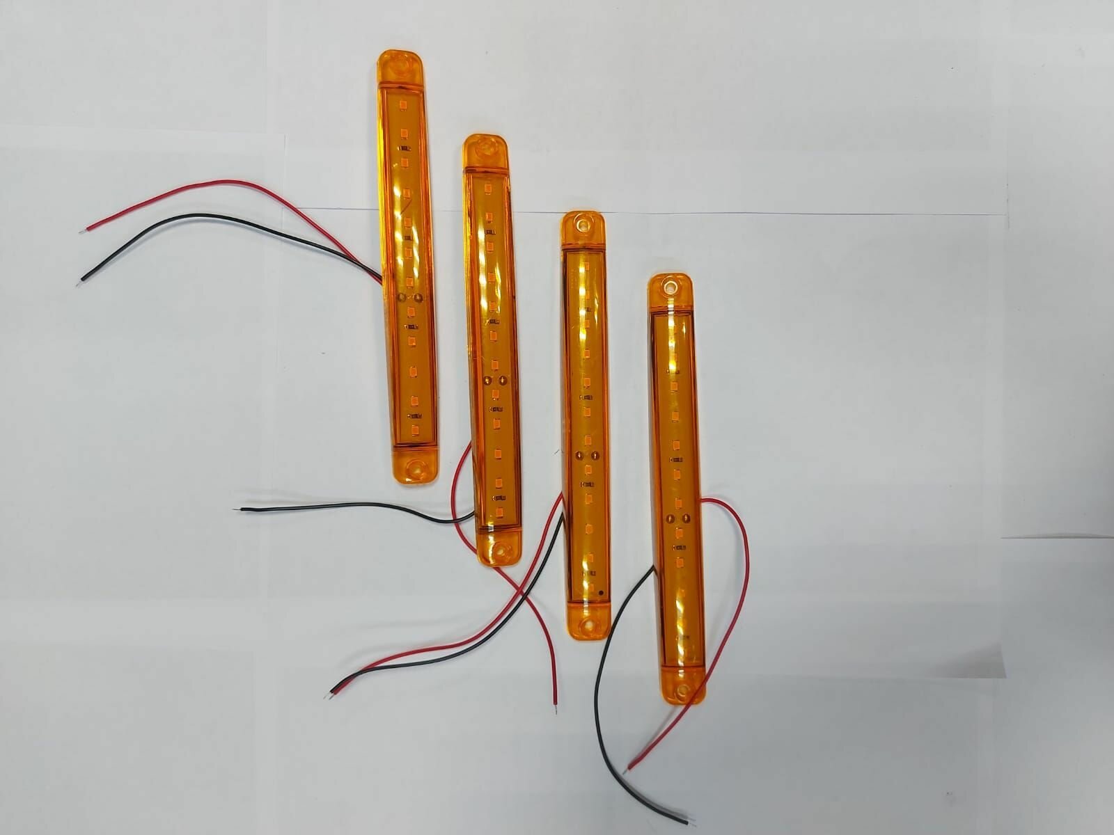 Фонарь габаритный 170х10х10 мм оранжевый LED 12-24В/ 4 шт./ 12 диодов, боковые огни, маркерный габарит