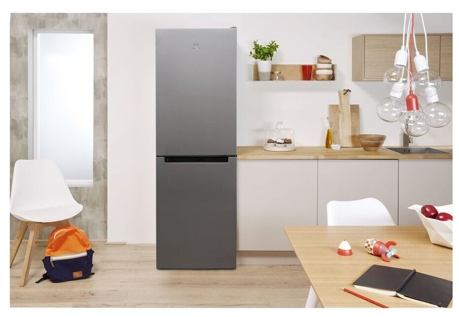 Холодильник Indesit DS 4160 S серебристый - фотография № 6