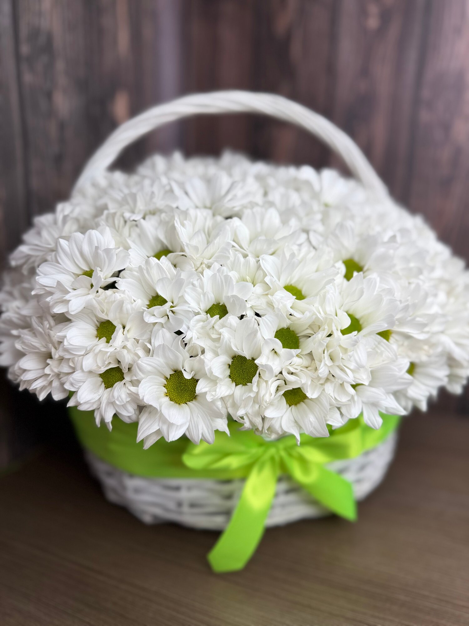 Цветочная корзина «Летняя корзина с хризантемой» - ромашкой на любой повод