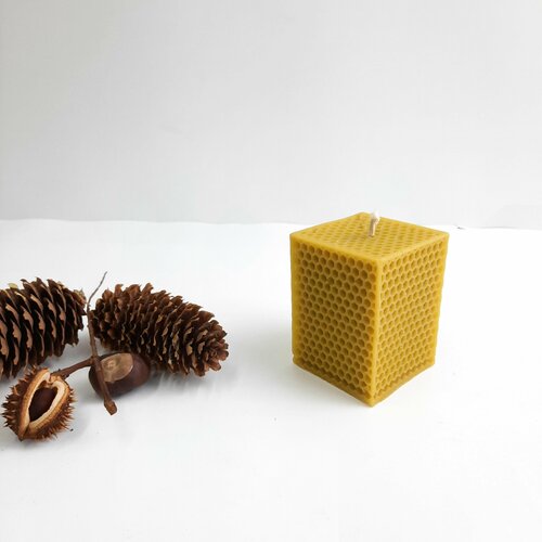 Свеча Куб 7,7*5.8 см, время горения 19 часов, пчелиный воск