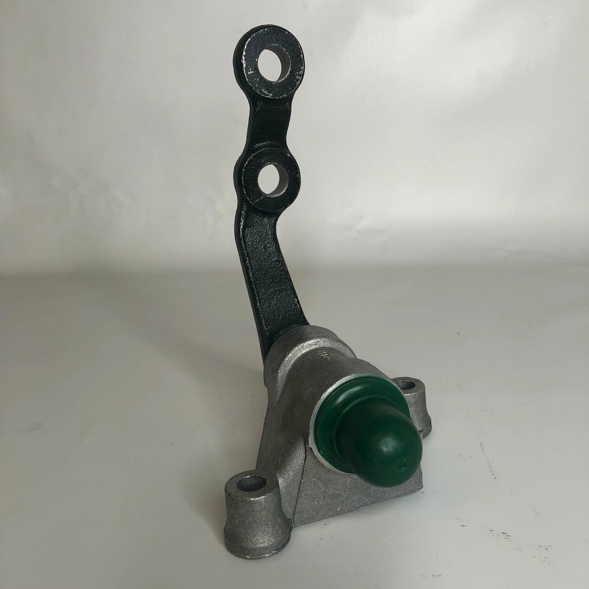 фото Рычаг маятниковый усиленный на подшипниках кааз для ВАЗ 2101-2107 (2101-3003080)