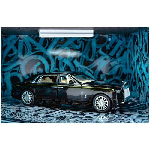 Масштабная модель автомобиля Rolce Royce Phantom в масштабе 1/24