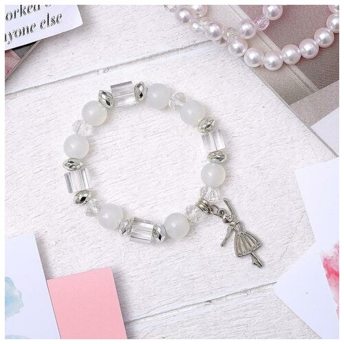 фото Браслет queen fair, стекло, металл, 1 шт., размер 8 см, диаметр 8 см, серебряный, белый