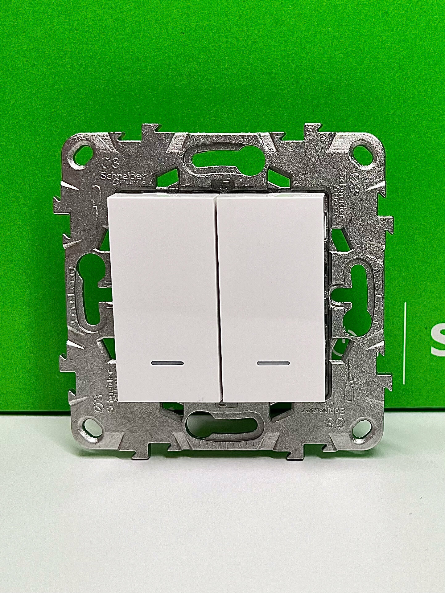 Выключатель 2-клавишный, 2 модуля, с подсветкой, 2 х сх. 1а, белый Schneider Electric NU521118N UNICA NEW