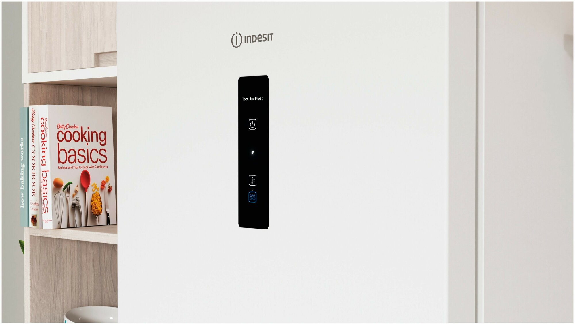 Холодильник Indesit ITR 5180 W — фото 1