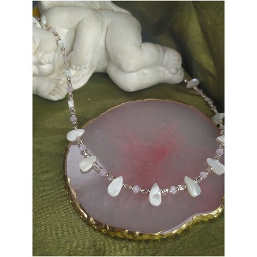 Колье с перламутром ручной работы