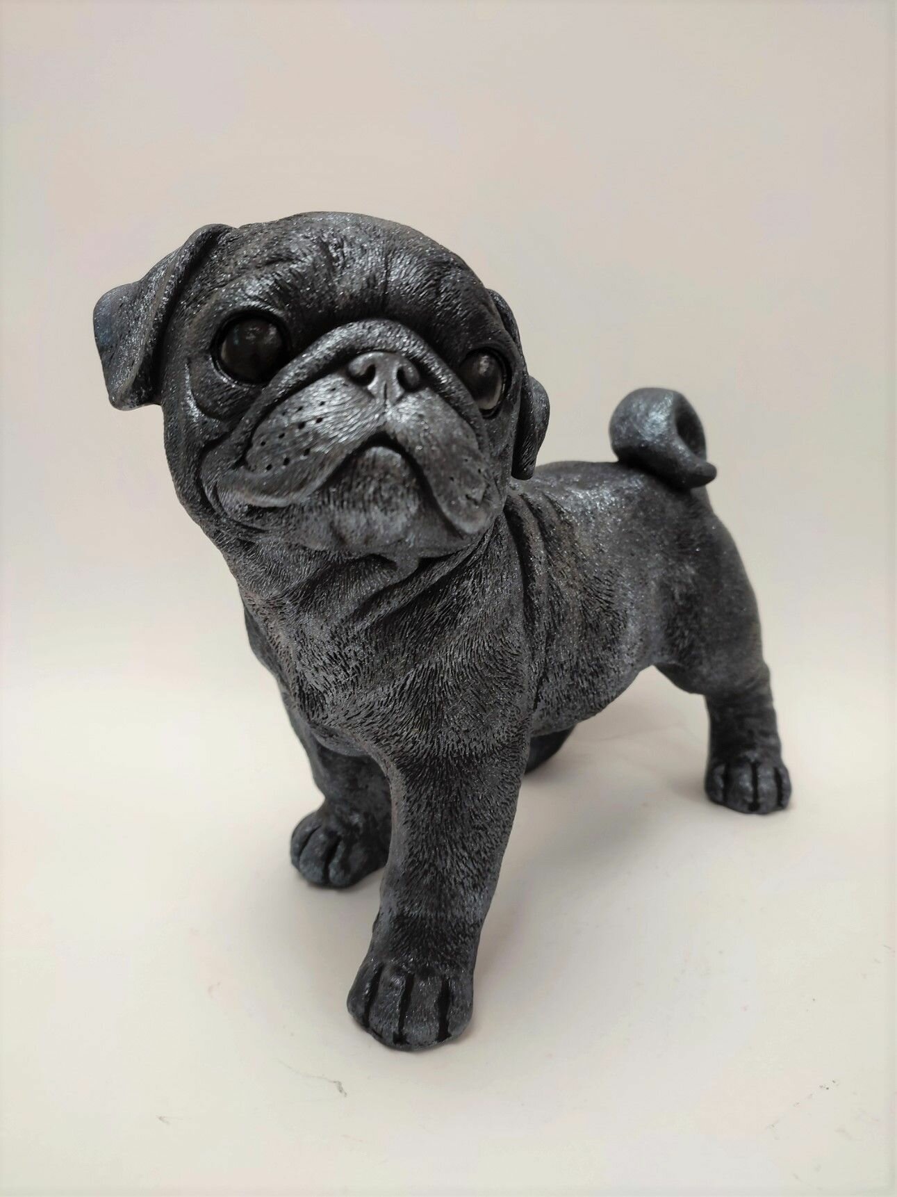 Статуэтка большая интерьерная собака мопс в декоре "Black Silver" , выс. 22.5 см.