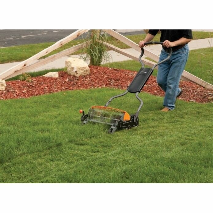 Изображение Ручная газонокосилка Fiskars Momentum 113880