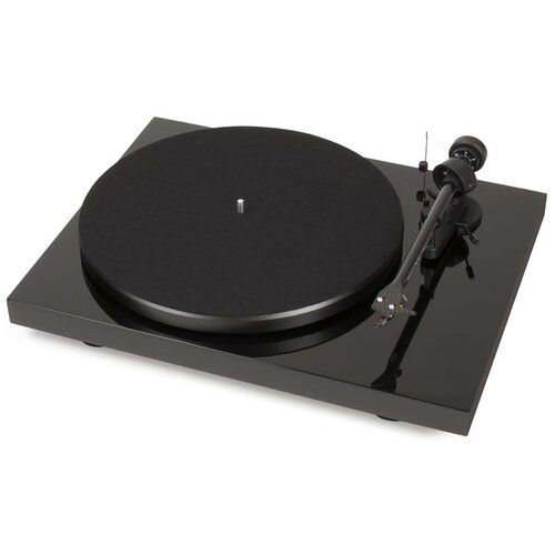 Виниловый проигрыватель Pro-Ject Debut III черный