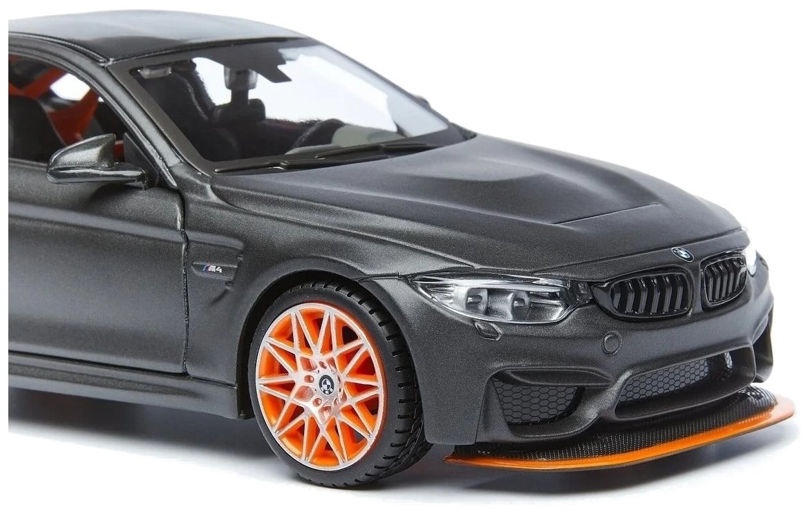 Машинка Maisto 1:24 BMW M4 GTS, черная с оранжевыми дисками - фото №3