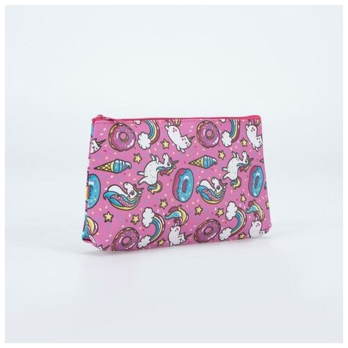 фото Косметичка, отдел на молнии, цвет малиновый нет бренда