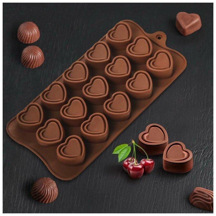 Форма для шоколадных конфет силиконовая "Сердечки с полоской" 15 ячеек