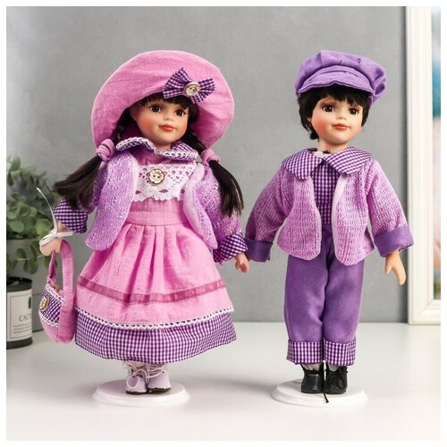 кукла коллекционная парочка набор 2 шт наташа и олег в розово бордовых нарядах 30 см Кукла коллекционная парочка набор 2 шт Тася и Миша в сиреневых нарядах 30 см