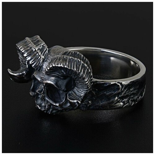 фото Серебряное мужское кольцо с черепом, чернение lazurit-online