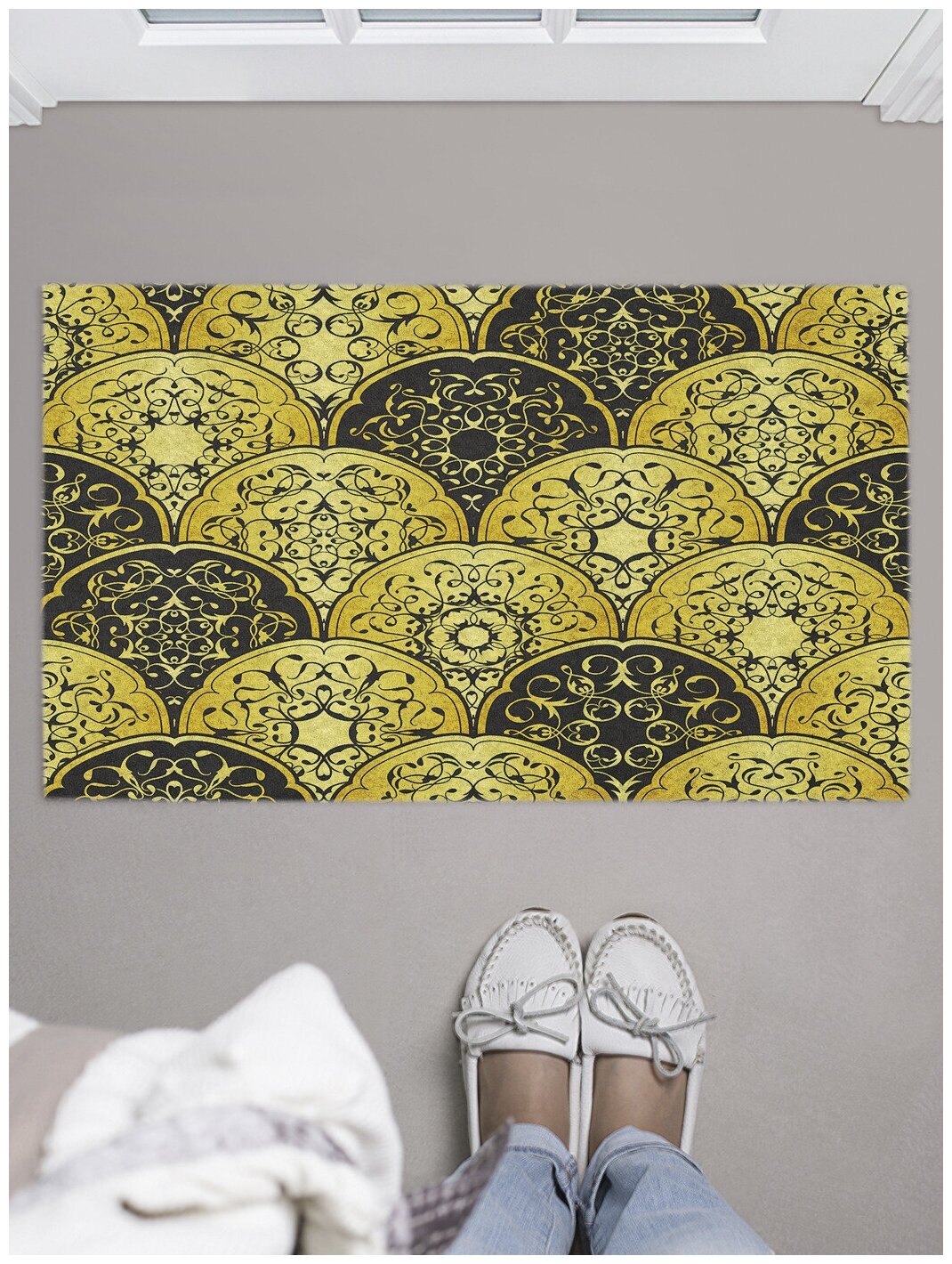 Придверный коврик в прихожую JoyArty "Золотые круги" для обуви, на резиновой основе, 75x45 см