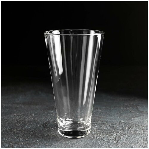 Стеклянная вазочка для не больших букетов