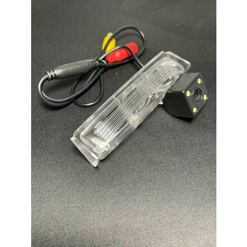 Камера заднего вида для Mitsubishi Pajero Sport 08-16 Grandis 03-11 1284₽