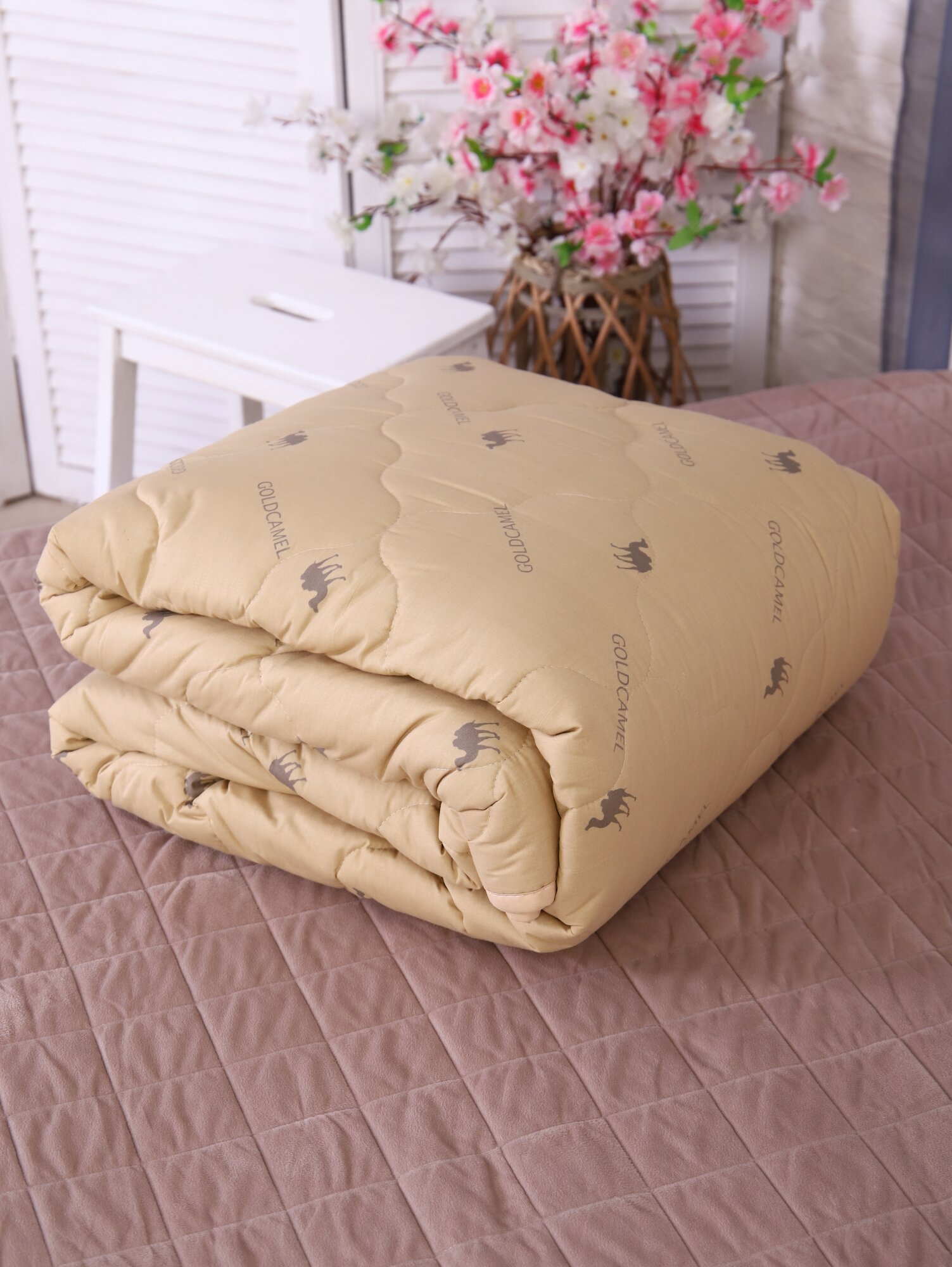 Одеяло 1.5 спальное, Верблюжья шерсть, 300 г/м2, чехол: тик - фотография № 2