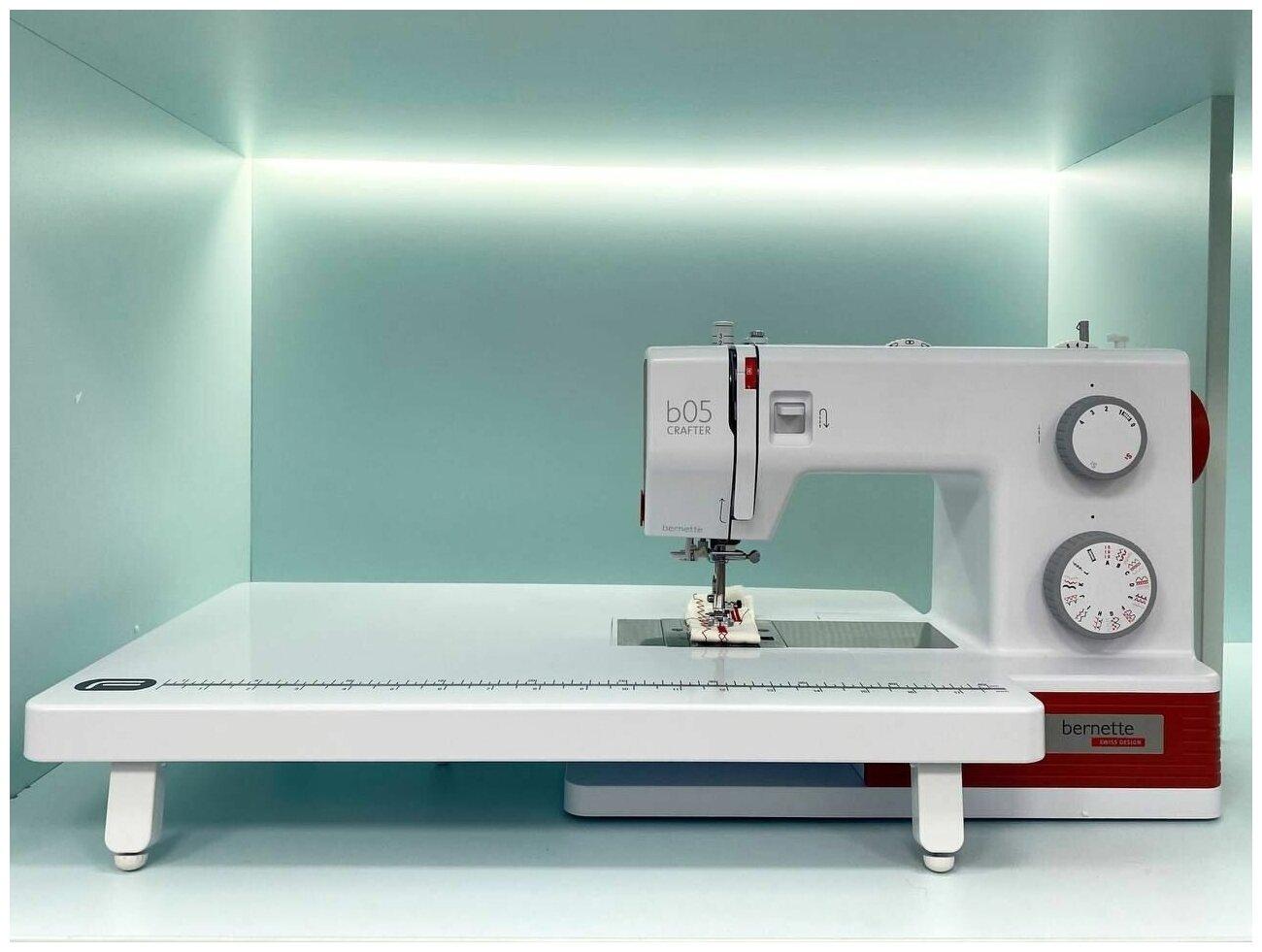 Приставной столик Format для швейной машины Bernina Bernette b05 Academy/Crafter - фотография № 3