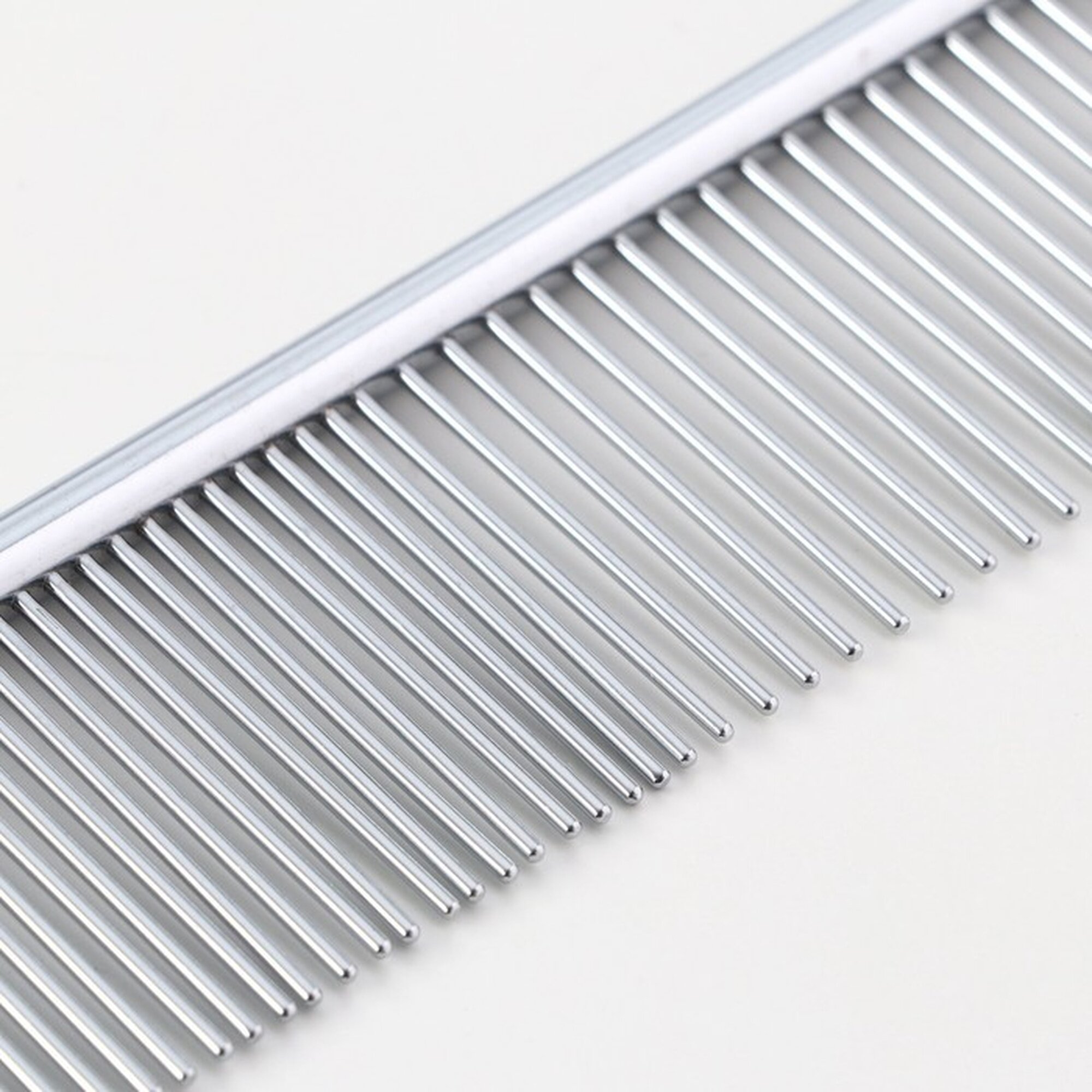 Изображение Расчёска металлическая средняя, редкие и частые зубья, 19 х 4 см