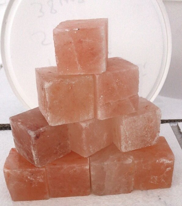 Кубики 5*5*5 см камни из гималайской соли для бани сауны упаковка 2 кг