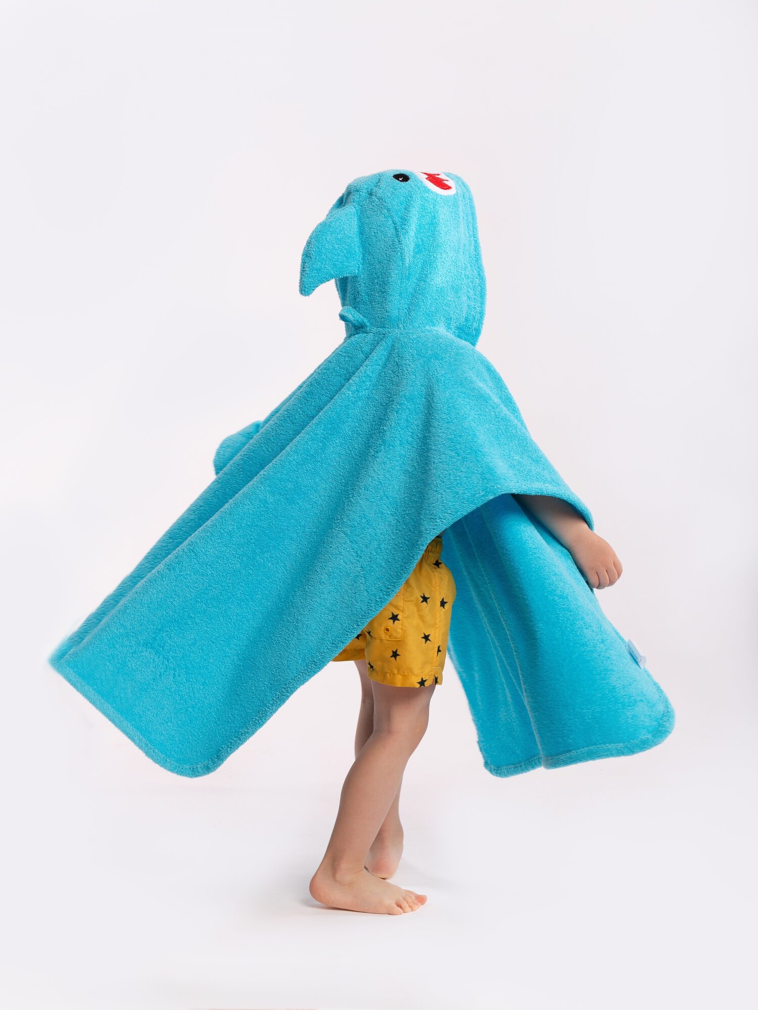 Полотенце-пончо Fluffy Bunny Акула, цвет Голубой, Размер 132Х67см, 100% хлопок, 380гр/м2 - фотография № 2