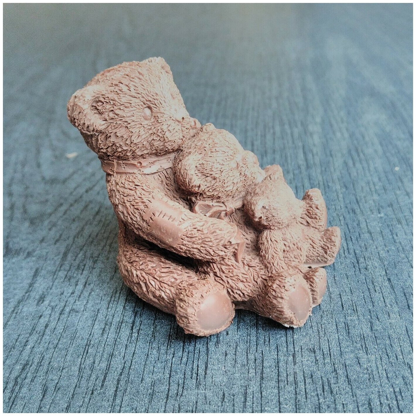 Подарочная шоколадная фигура Frade/Фраде - Три медведя (вес-132г) (молочный) - фотография № 5