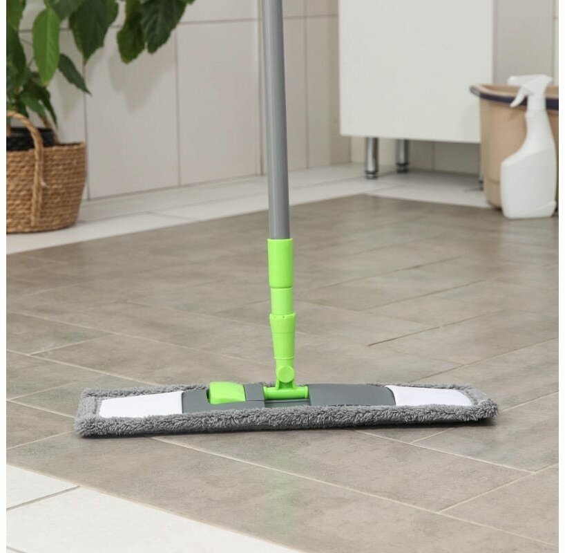 фото Швабра для мытья пола плоская Доляна, насадка из микрофибры 42×12 см, телескопическая ручка 73-124 см