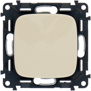 <b>Выключатель</b> <b>Legrand</b> 752806 <b>Valena</b> Allure, 10 А <b>Valena</b> ALLURE.Переключатель 10АХ 250В с лицевой панел