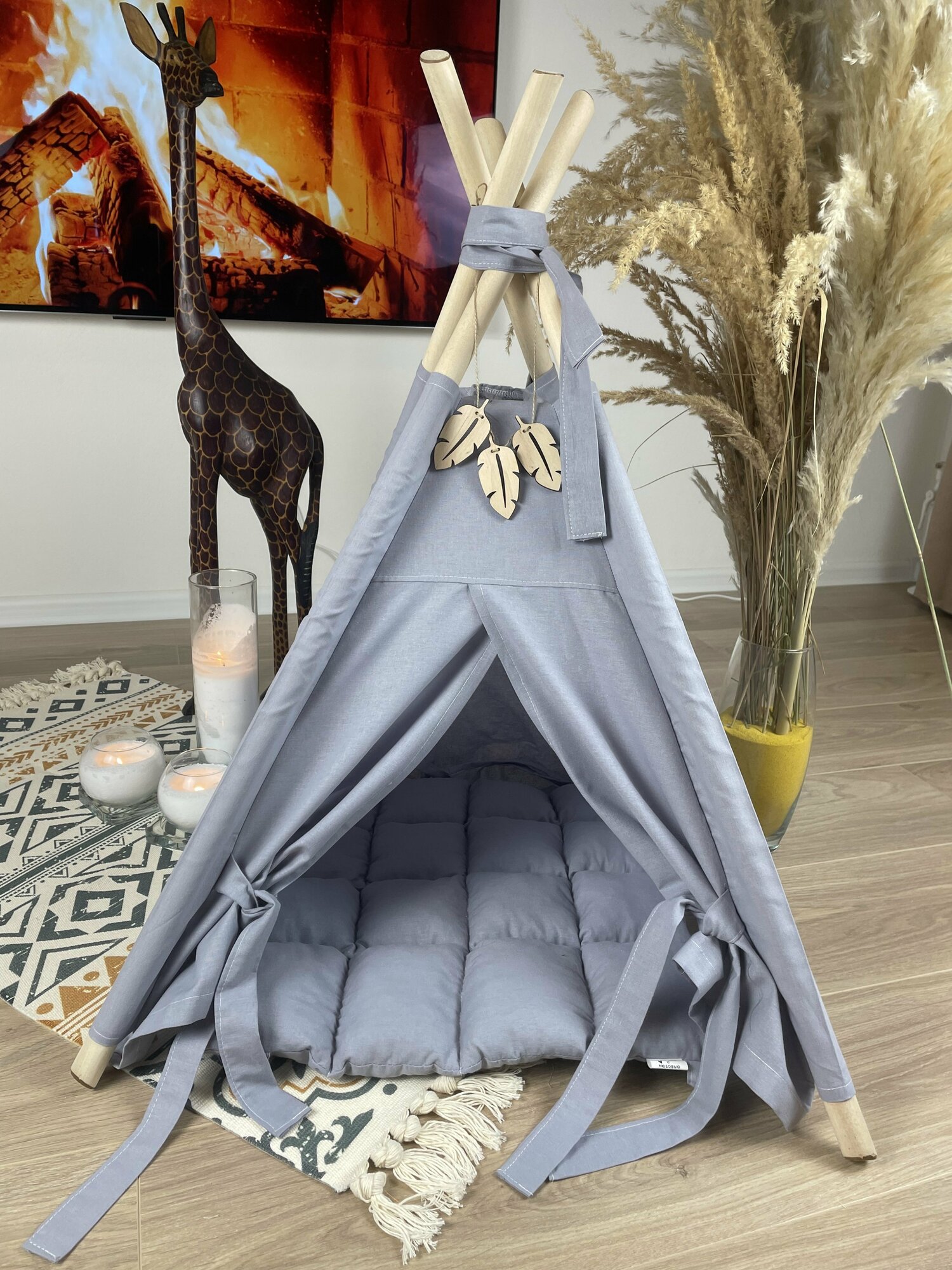 Домик палатка ВигВам с мягкой подушкой лежаком для кошек и собак мелких и средних пород серый - фотография № 2