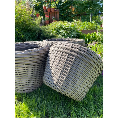 Кашпо из ротанга