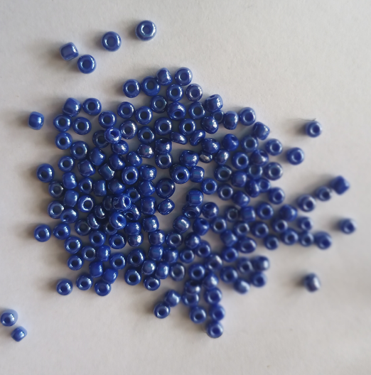 фото Бисер непрозрачный 8/0