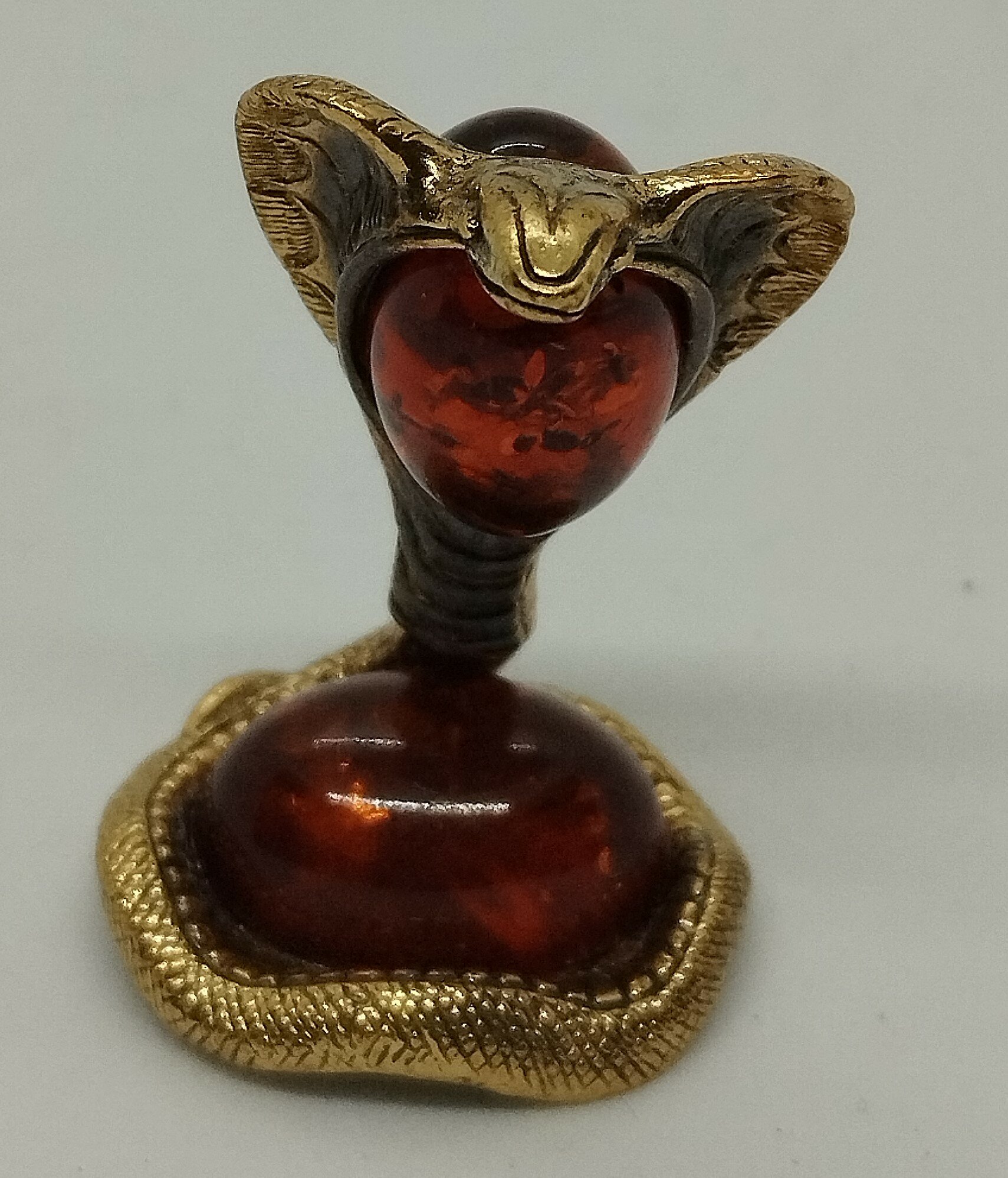 Фигурка бронза с янтарем "Змея", арт 313