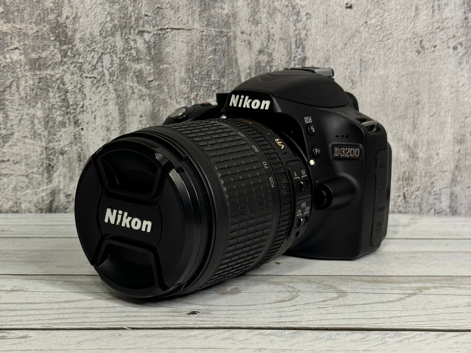 Зеркальный фотоаппарат Nikon D3200 Kit AF-S DX NIKKOR 18-105mm f/3.5-5.6G ED VR, черный