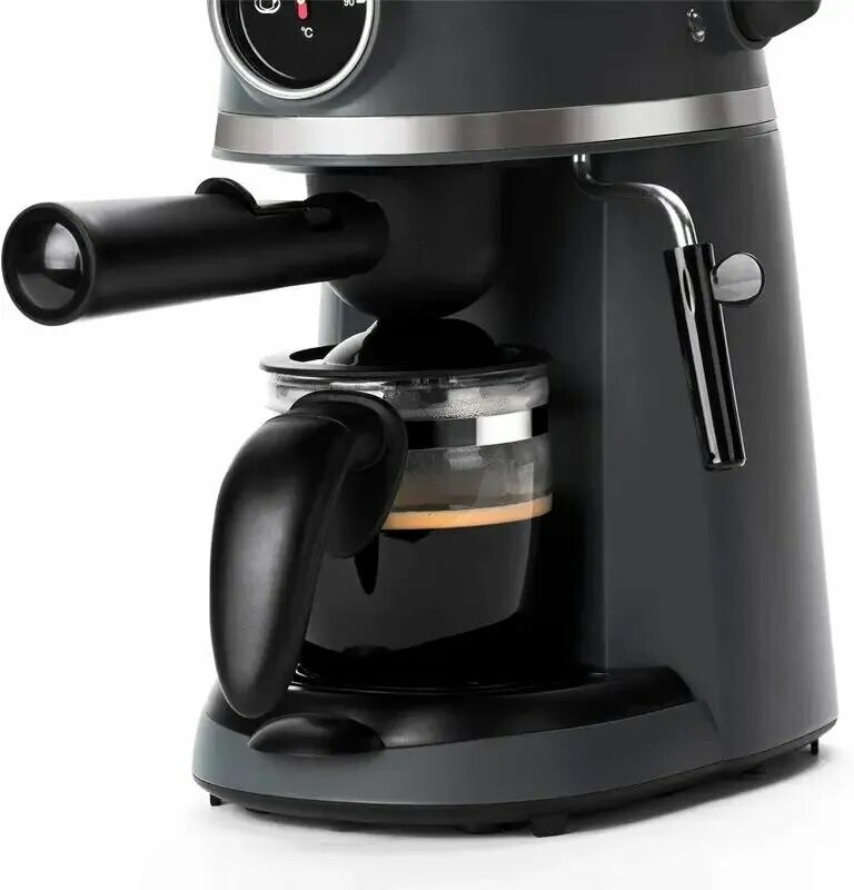 Рожковая кофеварка BLACK+DECKER "BXCO800E" пластик цвет черный