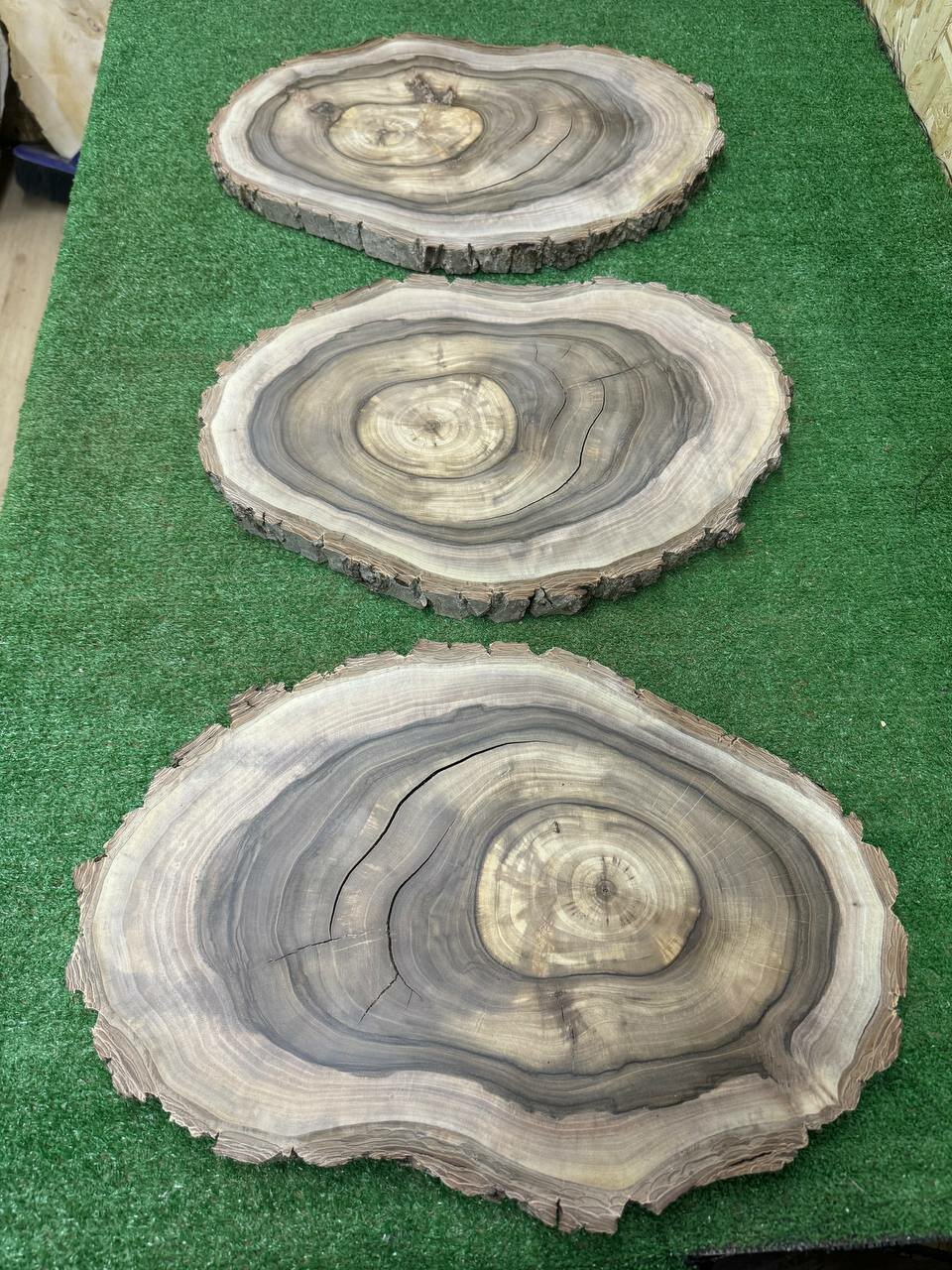 Спил дерева 50 см орех спил дерева для творчества. d 50-34 см h 2.5 см