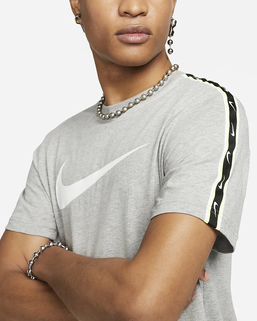Футболка спортивная NIKE Repeat, размер XS, серый — фото 1