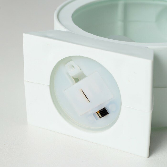 Ночник "Свеча в подсвечнике" LED от батареек белый 4х9,5х15 см - фотография № 4