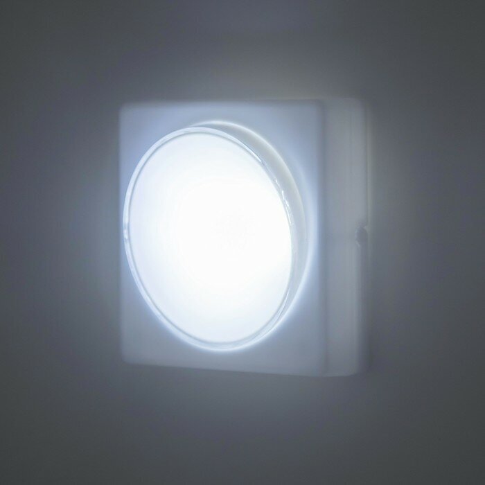 Ночник "Квадро" LED от батареек 4хАА белый 2х9х9 см - фотография № 3