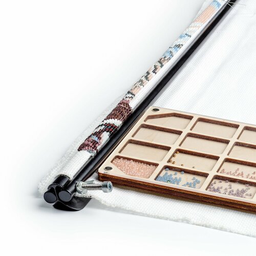 Станок для вышивания бисером по рядам 