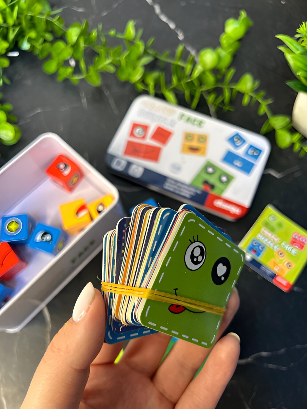 Настольная игра "Дружим с эмоциями", развивающая,72 карты, кубик, от 2 года — фото 1