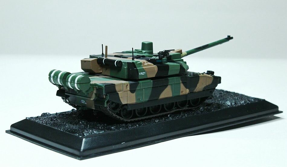 Масштабная модель 1/72, танк Leclerc T5 1997г. — фото 1