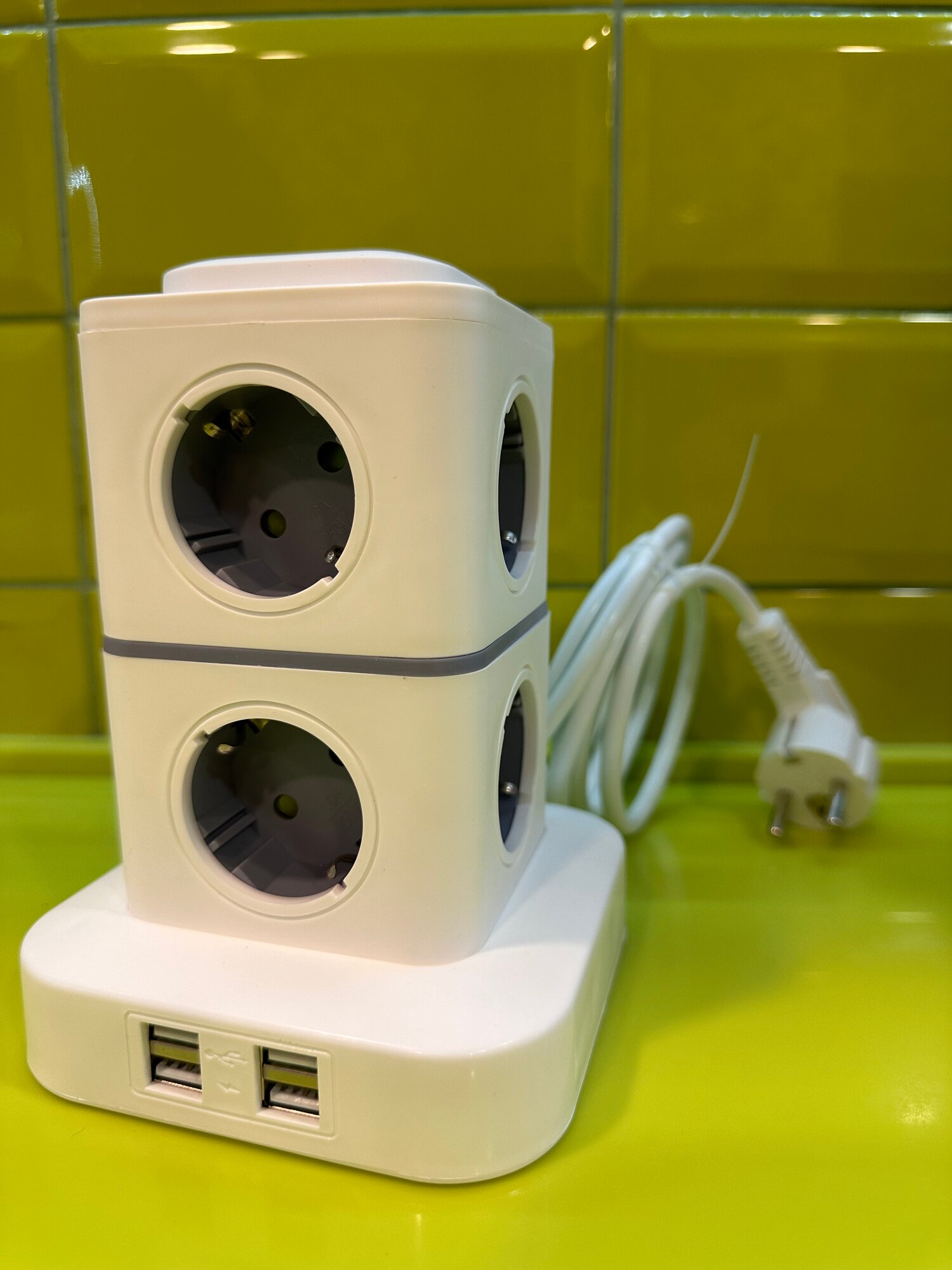Удлинитель-башня/Сетевой фильтр с 8 розетками и 4 USB/Белый/С защитой и шторками — фото 1