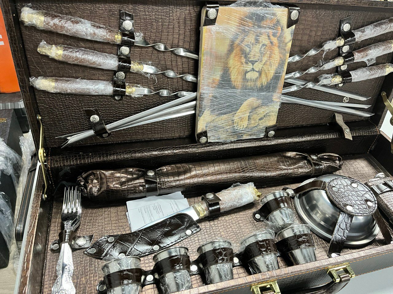 Набор для шашлыка подарочный Странник со львом, шашлычный набор в кейсе - фотография № 4