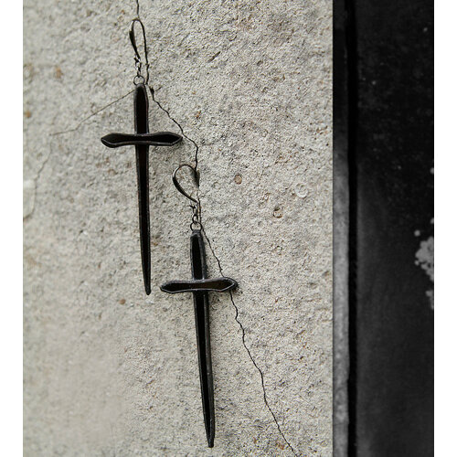 Серьги KATE SHO, стекло, размер/диаметр 110 мм, черный готические серьги кресты kalinka